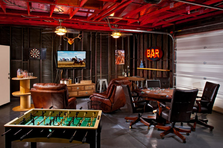 Man cave bar, tv and games